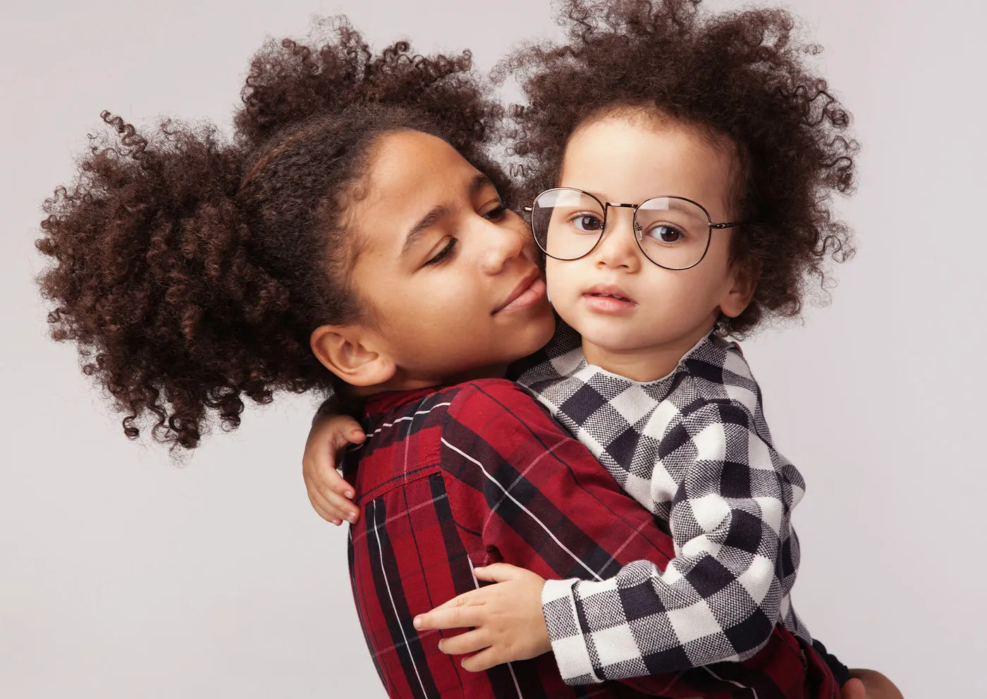 En engagerad användare visar upp sina års för barn och blir sugen på att köpa fler.