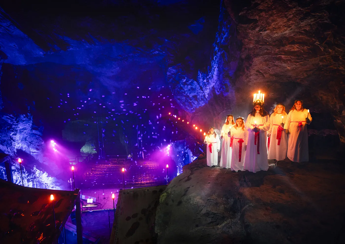 En glad kund provar sina bjällror för barn och bebis och känner direkt att fler måste få följa med hem.