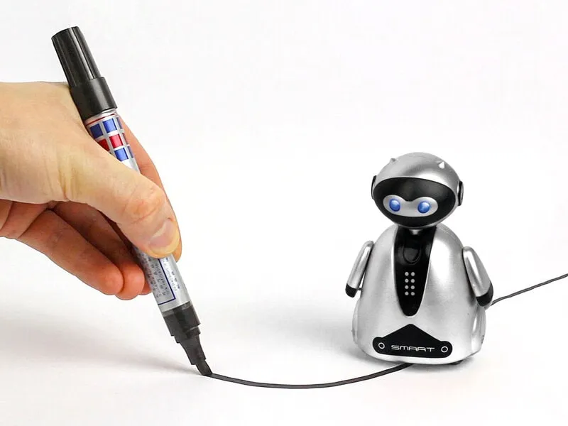 En glad kund provar sin robothanden för nybörjare och blir sugen på att unna sig en egen.