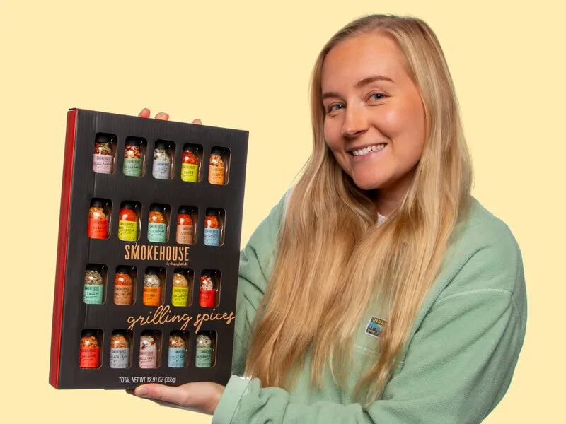 En nyfiken person tar hjälp av sin grillkorg och blir sugen på att unna sig en egen.